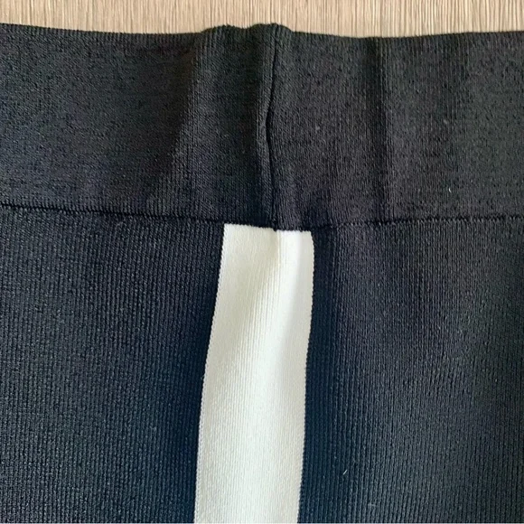 NWOT Sweaty Betty Black & White Biker Shorts - Picture 7 of 8